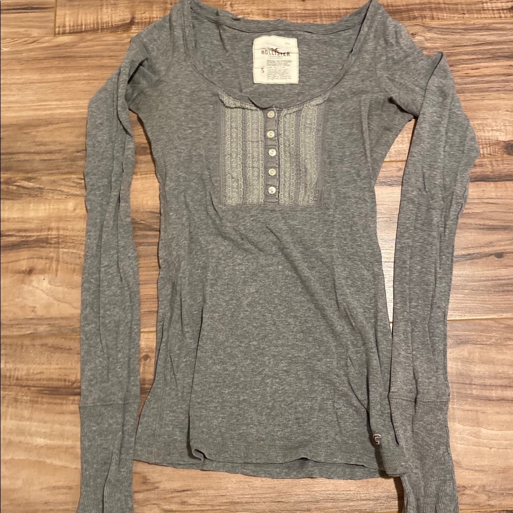 Hollister gray long sleeve T-shirt